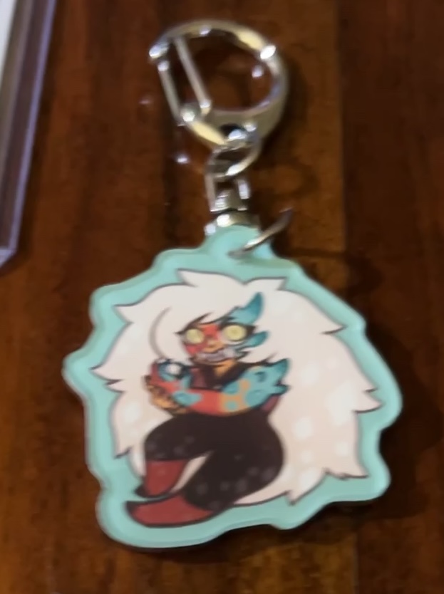 03_acrylic-character-keychain